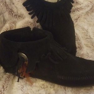 Men's Black Moccasins minnetonka men's size 11